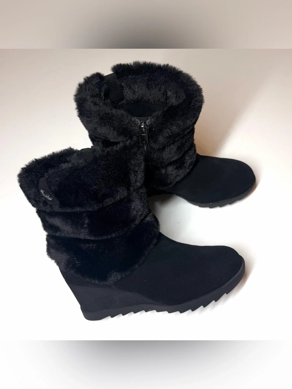 Koolaburra by UGG women's Cardina wedge boots black suede Size- 7.5